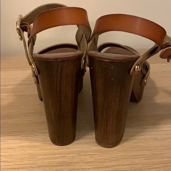 Brown studded heels - Picture 3 of 4